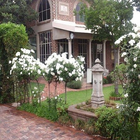Art Lover'S Guesthouse And Restaurant Parys Exterior photo